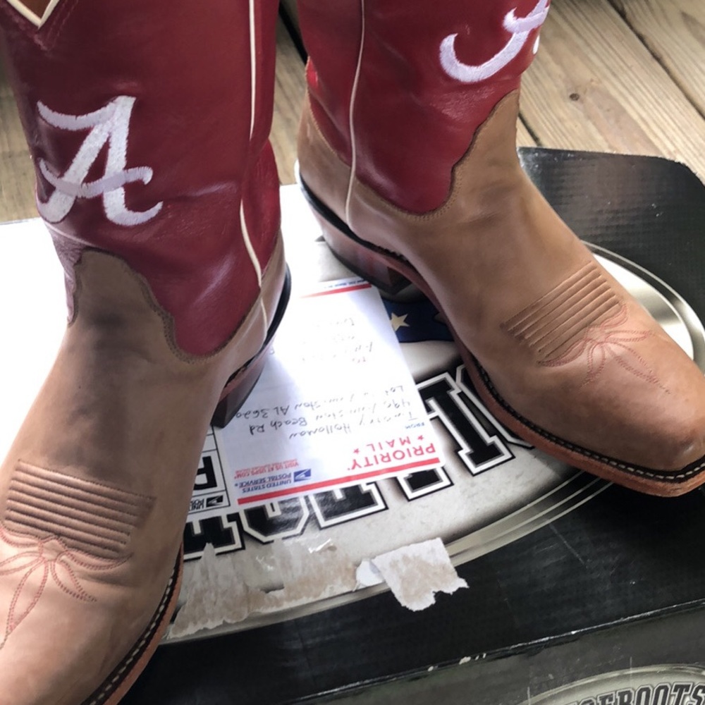 Alabama women’s boots size 9! Worn very little   They were too big